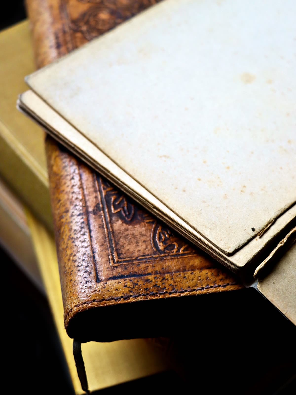 عنوان کتاب نمونه ۱۰